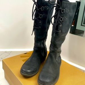 UGG Elsa size 8.5  black weatherproof boots